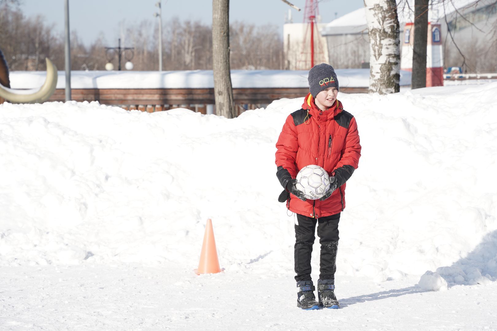 Рошаль, стартуют все, парк Крестов брод, зима в Подмомсковье, зима в парке, Большая Шатура, скандинавская ходьба, футбол на снегу, хоккей на снегу, спорт, активное долголетие,