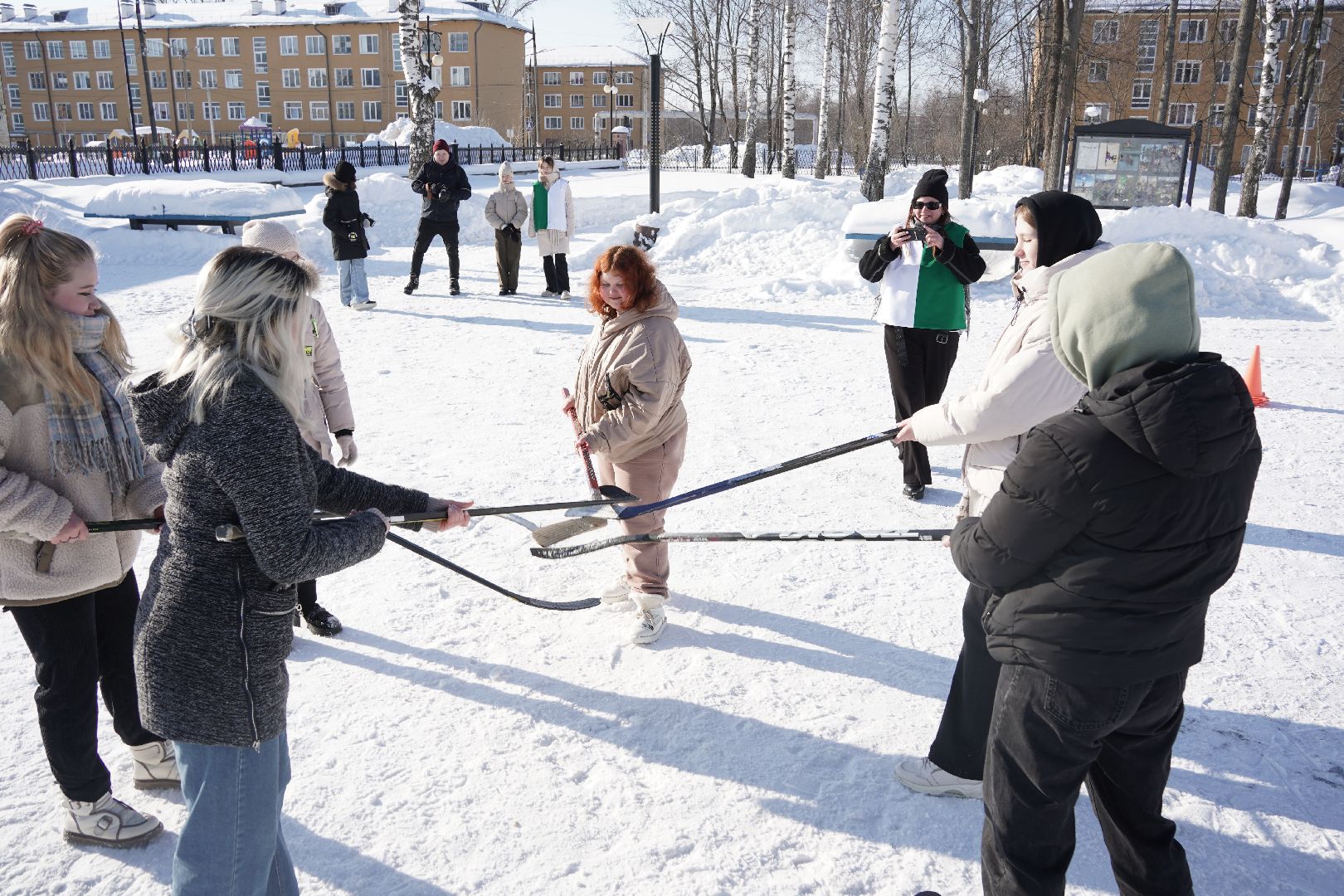 Рошаль, стартуют все, парк Крестов брод, зима в Подмомсковье, зима в парке, Большая Шатура, скандинавская ходьба, футбол на снегу, хоккей на снегу, спорт, активное долголетие,