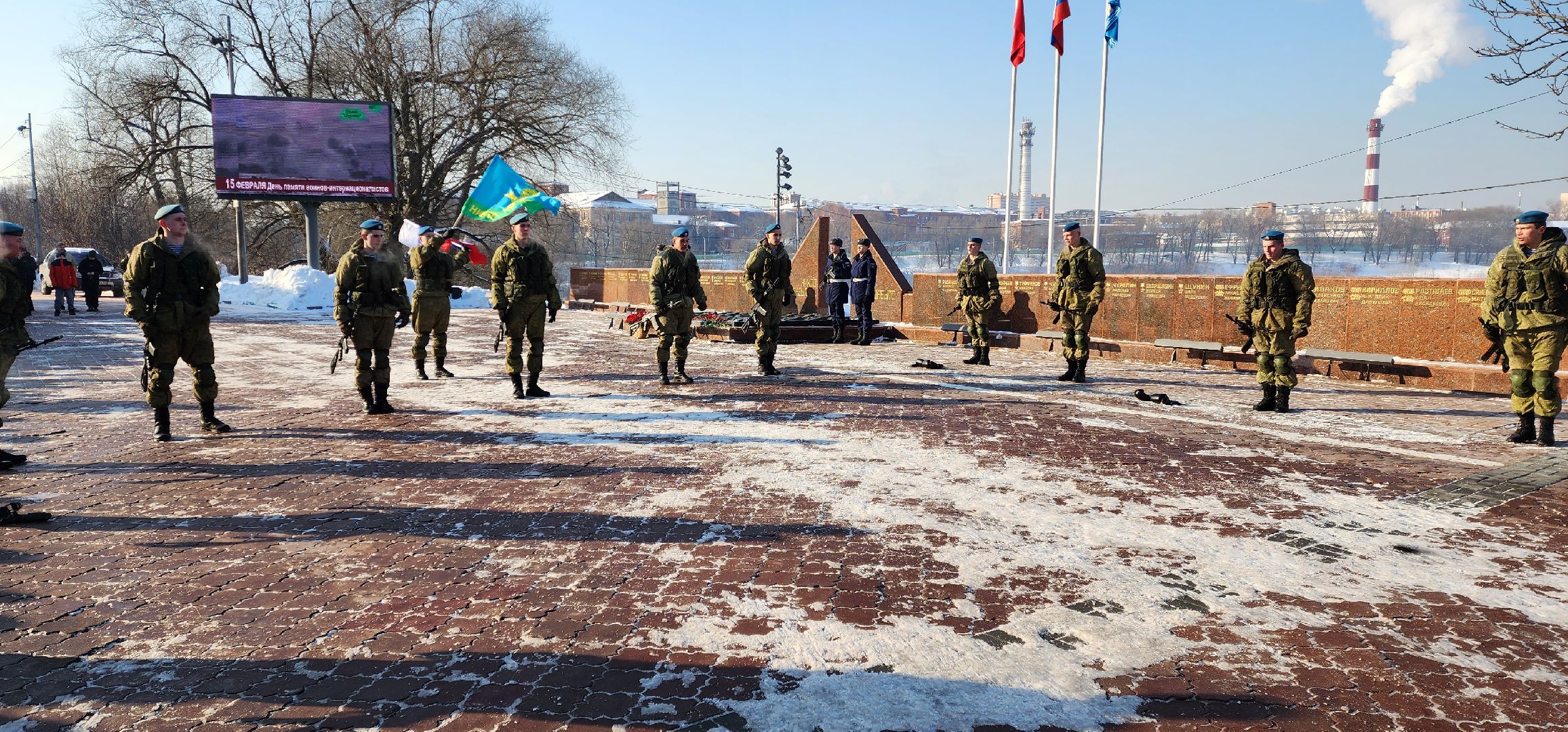 раменское, общество, памятное мероприятие на площади Победы, показательные выступления десантников,