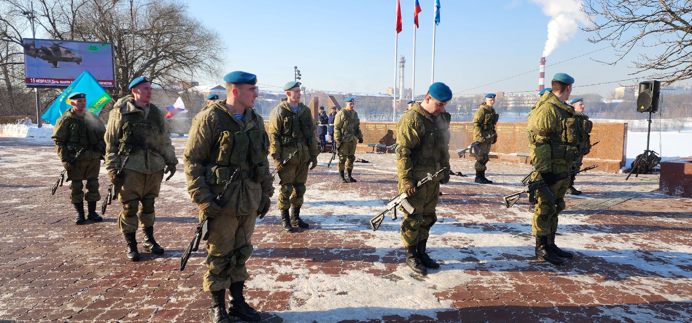 раменское, общество, памятное мероприятие на площади Победы, показательные выступления десантников,