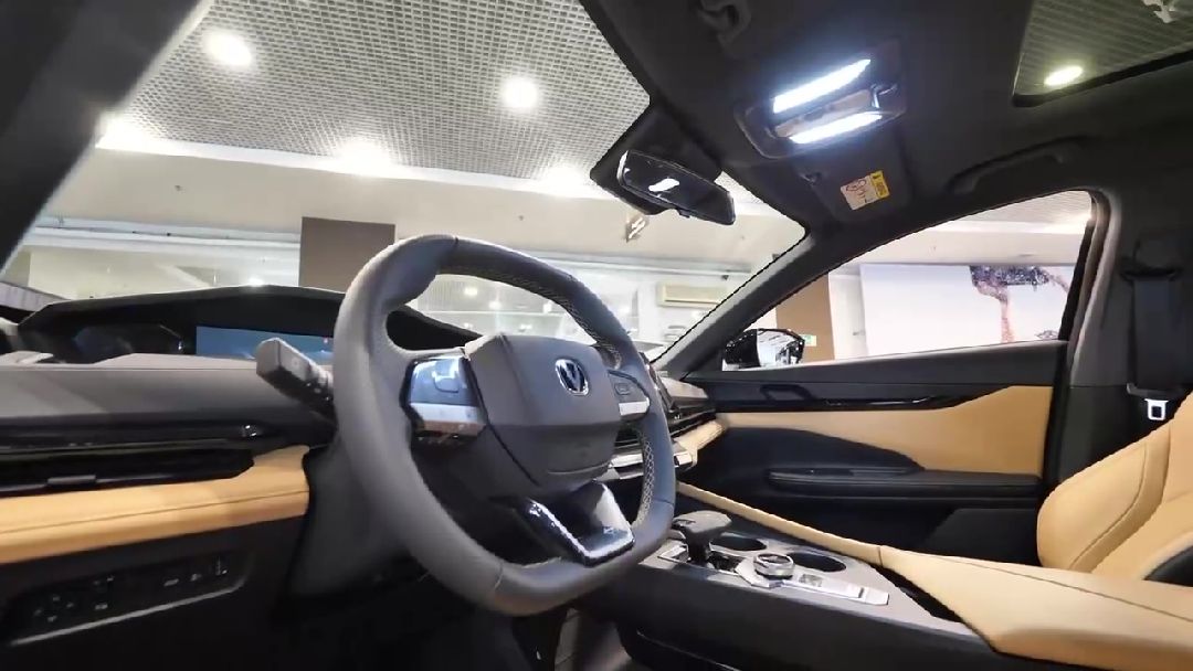 Реутов, экономика, бизнес, автосалон, автомобили, китайский бренд