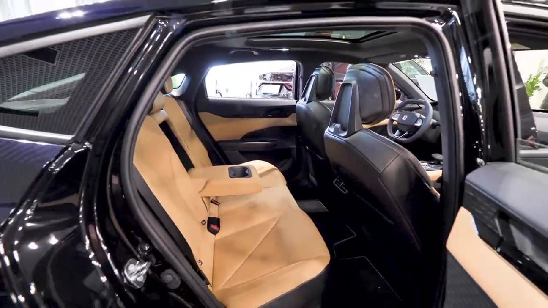 Реутов, экономика, бизнес, автосалон, автомобили, китайский бренд