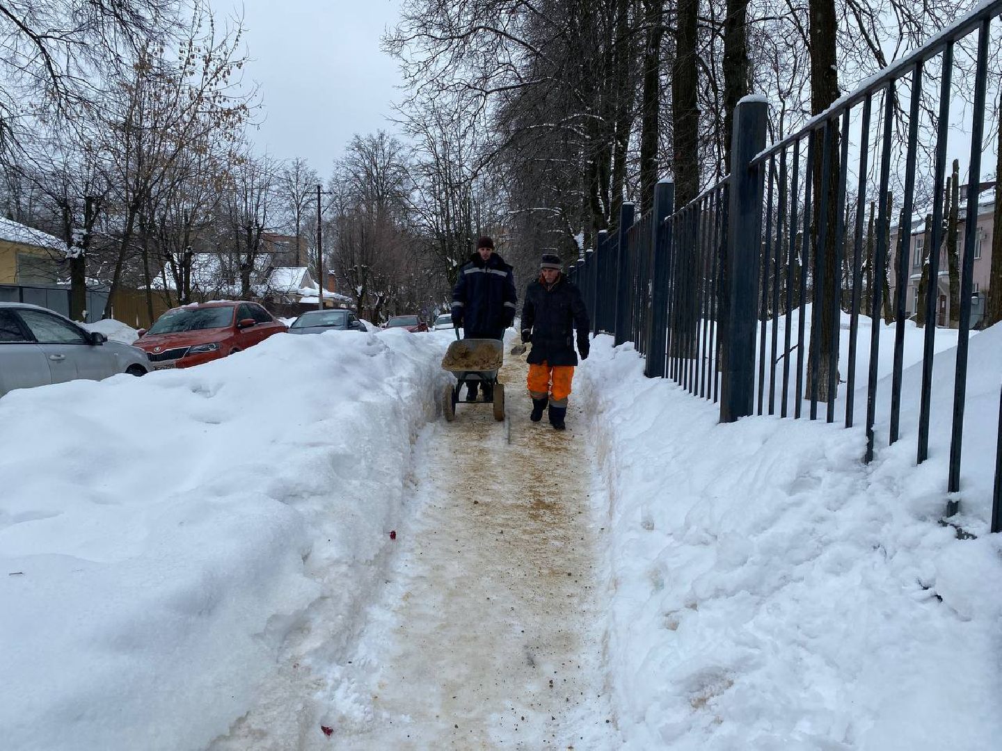 чехов, благоустройсво, ледяной дождь, коммунальные службы, тротуар, пешеходные зоны,