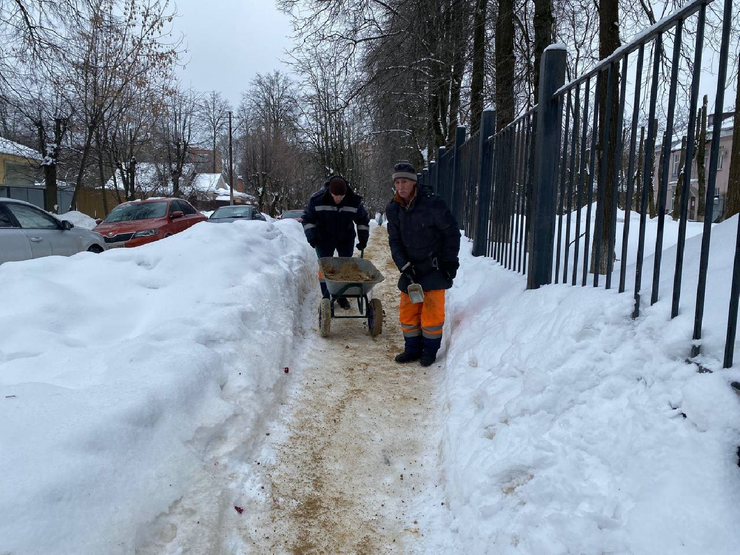 чехов, благоустройсво, ледяной дождь, коммунальные службы, тротуар, пешеходные зоны,