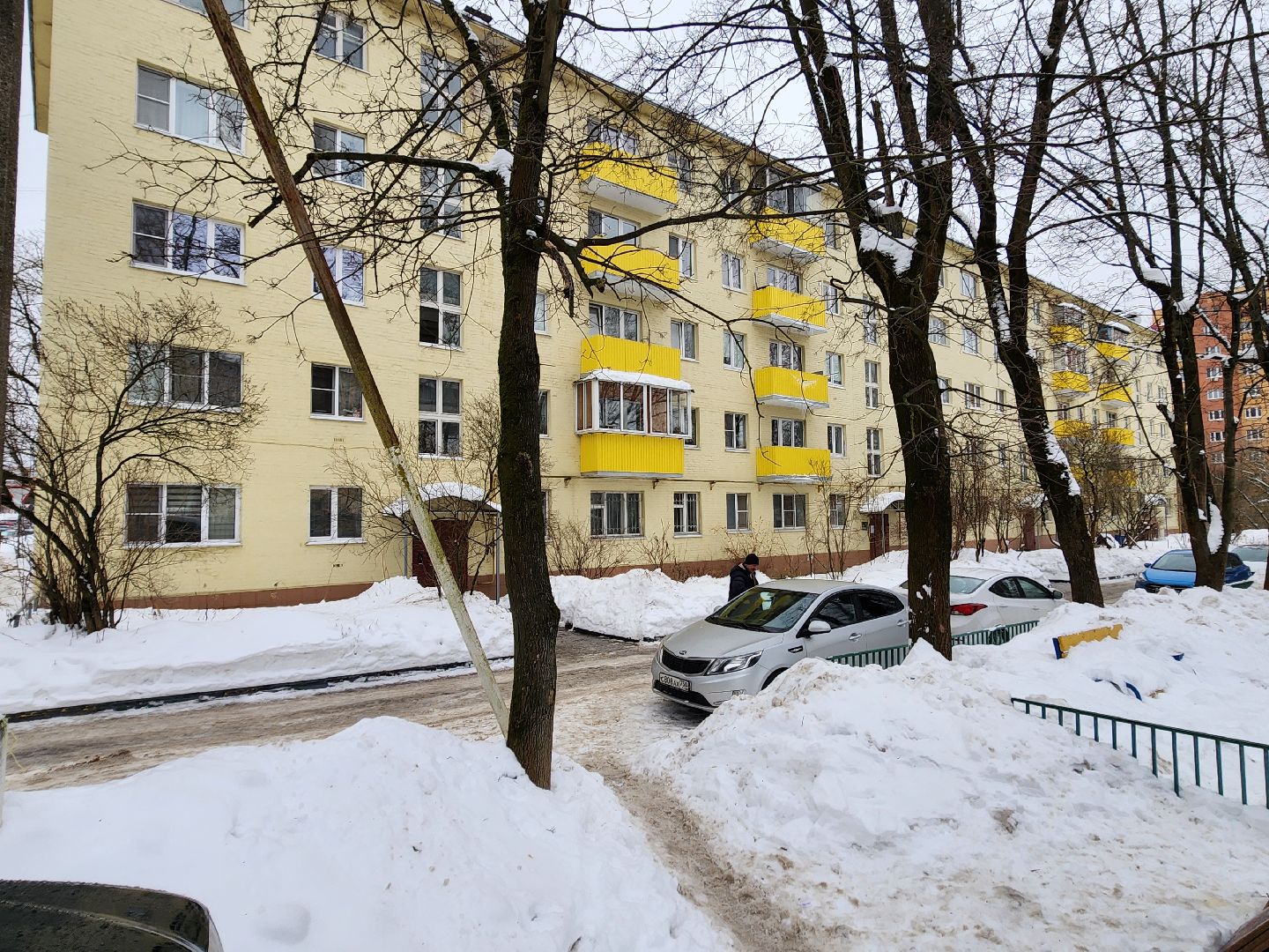 дорожные знаки, контейнерные площадки,