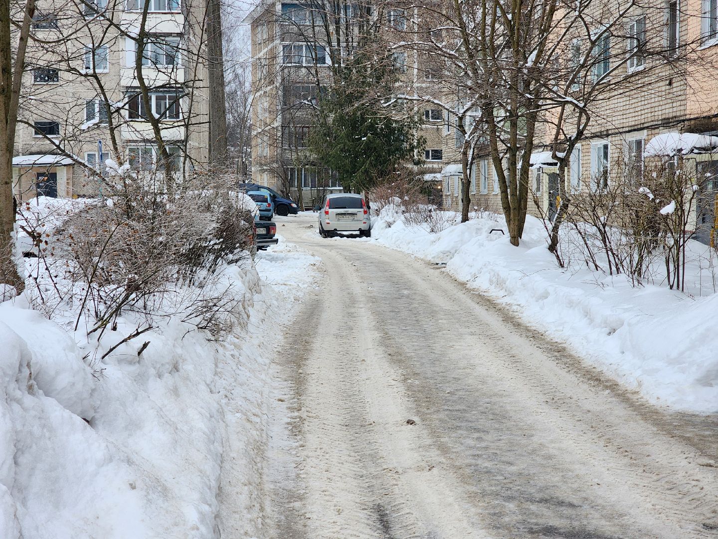 ледяной дождь, уборка дворов, уборка общественных территорий, коммунальная техника, коммунальщики, руза, рузский городской округ,