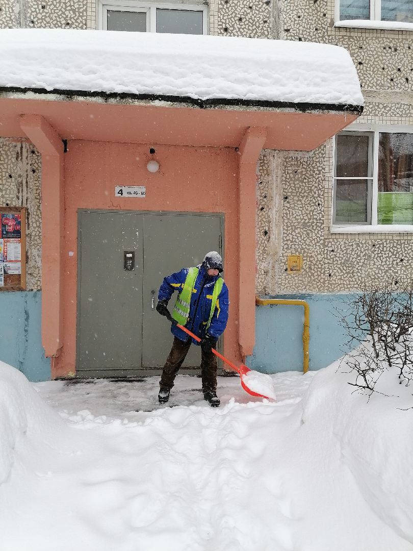 снег и наледь, лобня, уборка дворов,