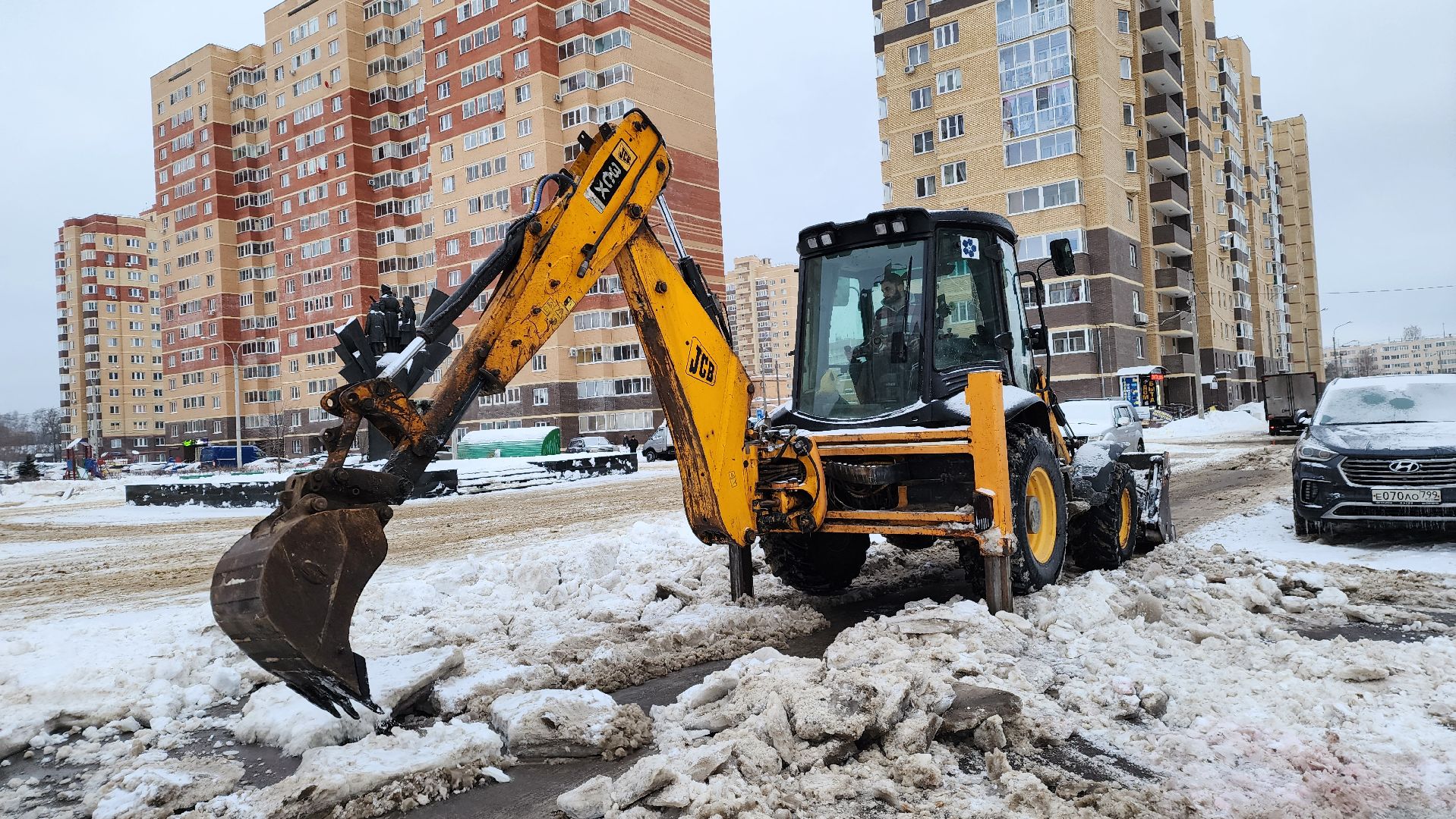 уборка дворов, жкх, коммунальщики, Лосино-Петровский,