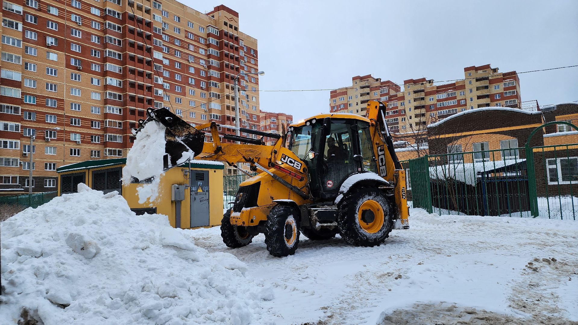 уборка дворов, жкх, коммунальщики, Лосино-Петровский,