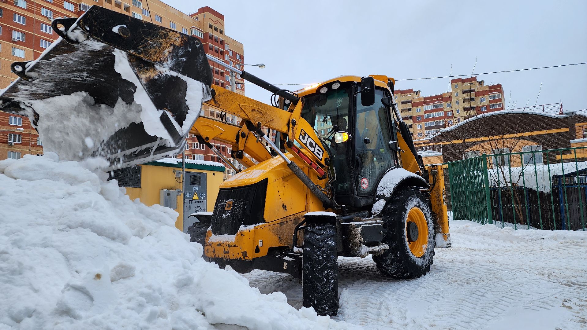 уборка дворов, жкх, коммунальщики, Лосино-Петровский,