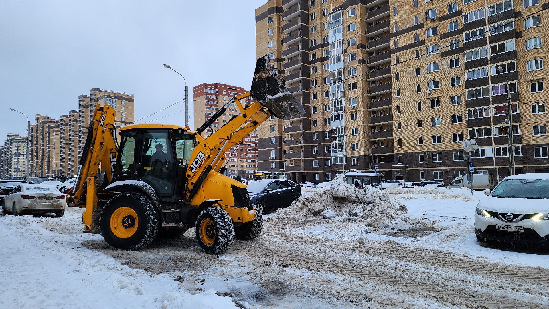 уборка дворов, жкх, коммунальщики, Лосино-Петровский,