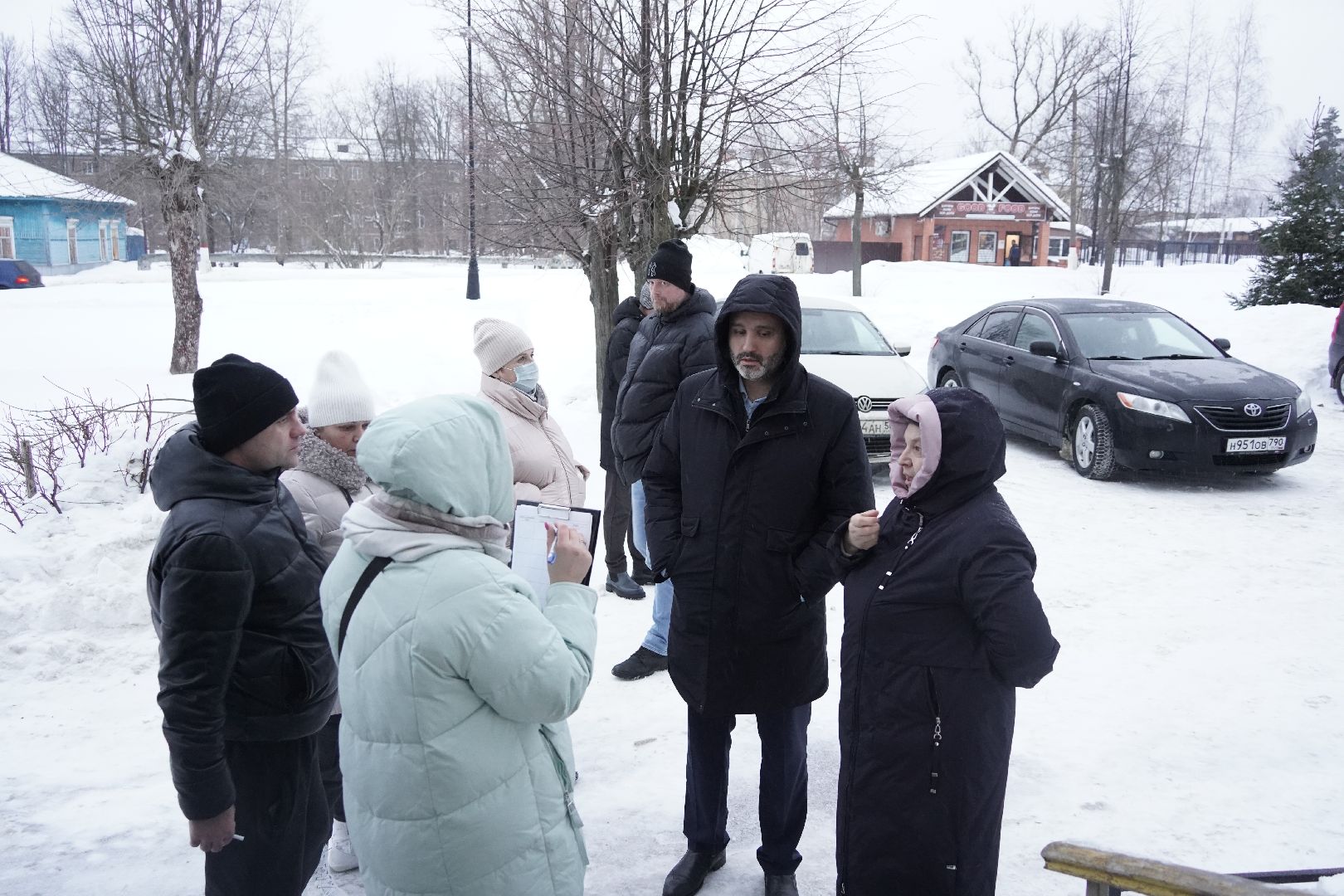 встреча с жителями, Рошаль, большая шатура, встреча во дворе,