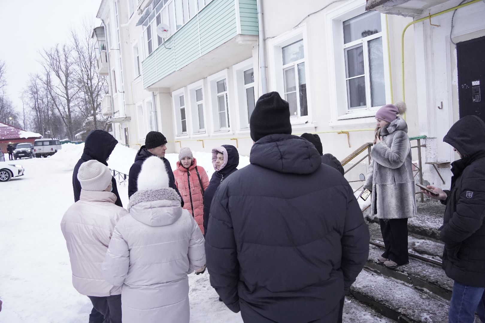 встреча с жителями, Рошаль, большая шатура, встреча во дворе,