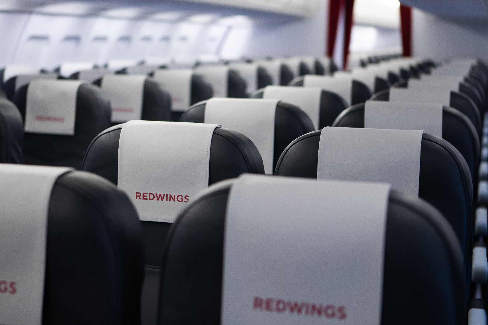 Red Wings, авиакомпания, аэропорт Жуковский, Солодилин, Рухлова, Ту-204, SSJ-100, премия, отечественная авиатехника,