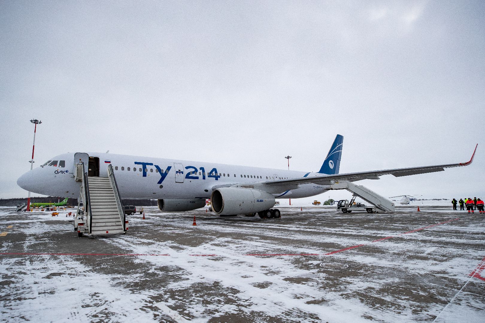 Red Wings, авиакомпания, аэропорт Жуковский, Солодилин, Рухлова, Ту-204, SSJ-100, премия, отечественная авиатехника,