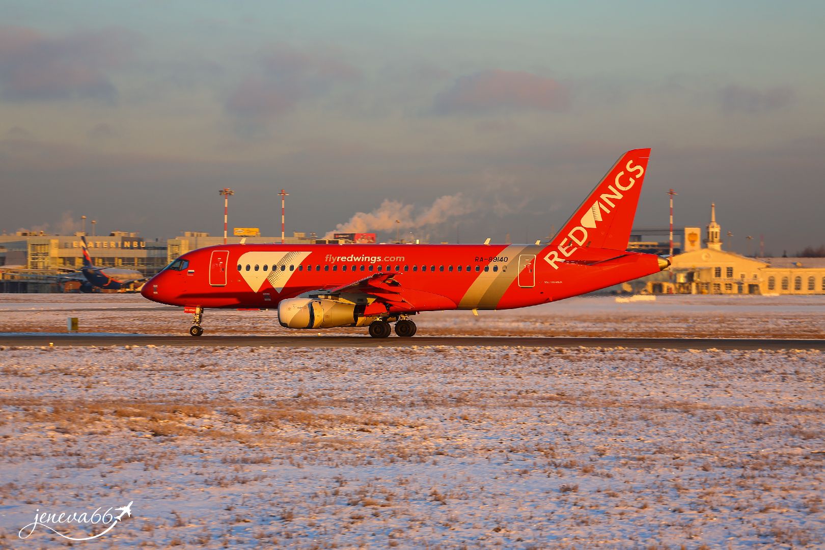 Red Wings, авиакомпания, аэропорт Жуковский, Солодилин, Рухлова, Ту-204, SSJ-100, премия, отечественная авиатехника,