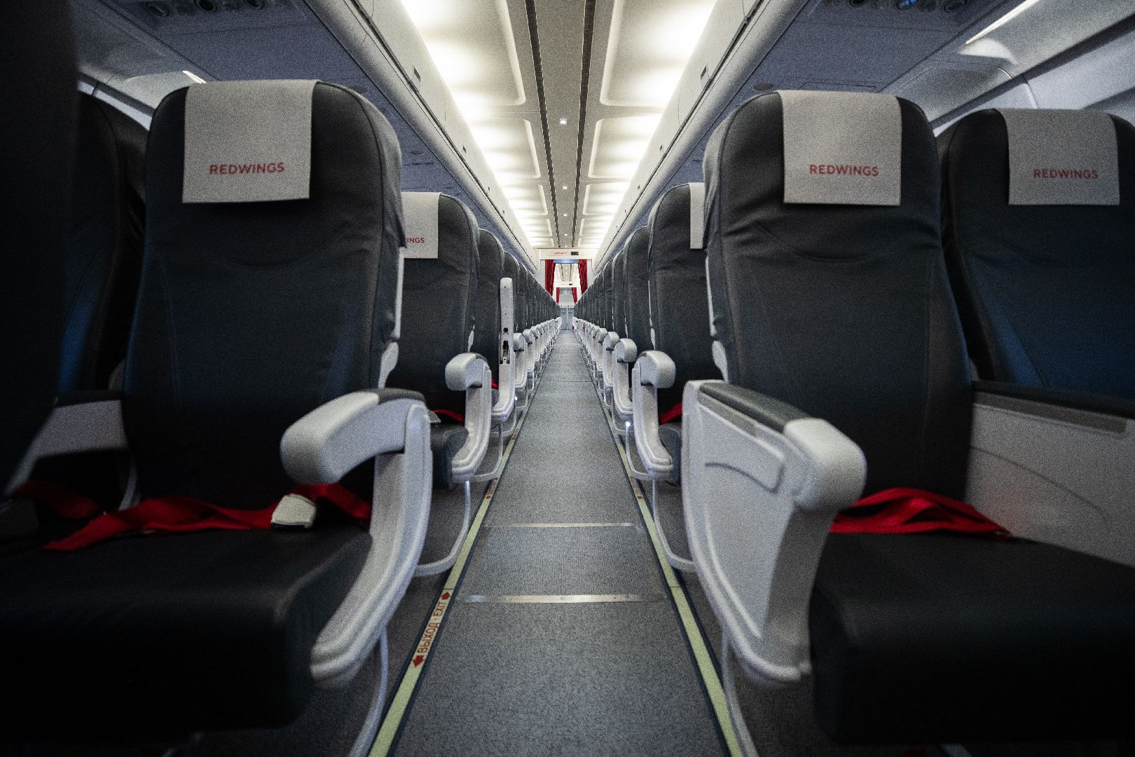 Red Wings, авиакомпания, аэропорт Жуковский, Солодилин, Рухлова, Ту-204, SSJ-100, премия, отечественная авиатехника,