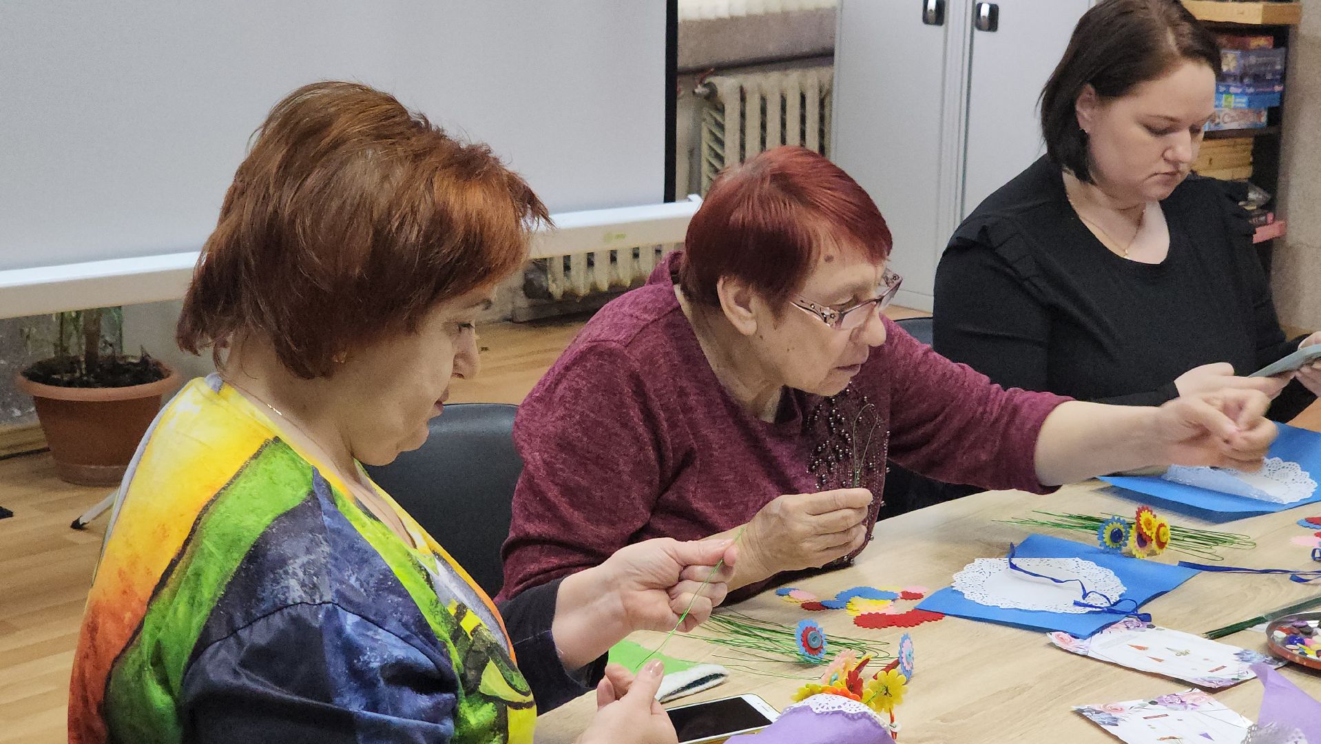 кашира, активное долголетие, творчество, поделки, 8 марта, букеты из фетра, рукоделие,