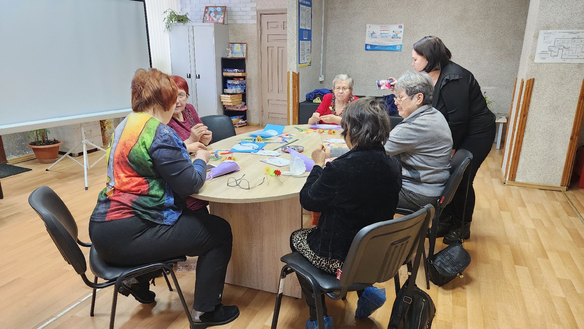 кашира, активное долголетие, творчество, поделки, 8 марта, букеты из фетра, рукоделие,