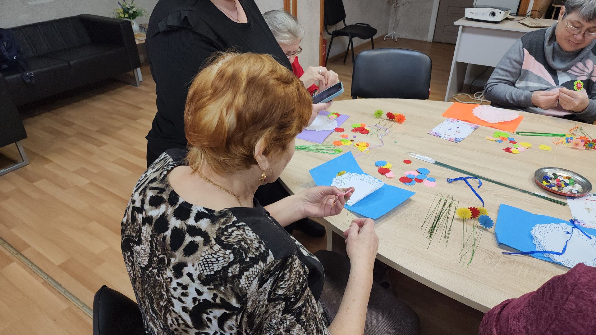 кашира, активное долголетие, творчество, поделки, 8 марта, букеты из фетра, рукоделие,