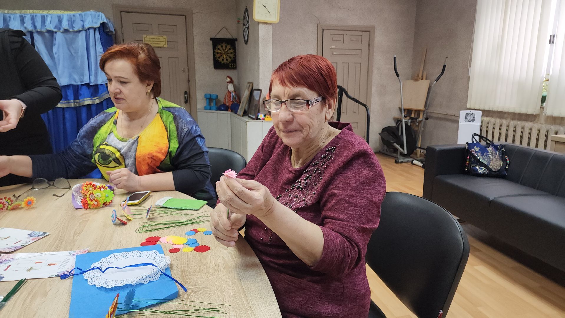 кашира, активное долголетие, творчество, поделки, 8 марта, букеты из фетра, рукоделие,