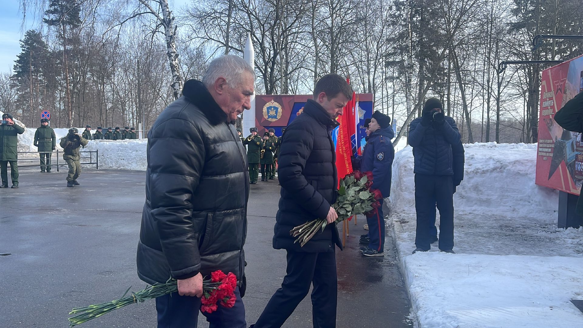 возложение цветов, день воина-интернационалиста, награждение, глава городского округа,