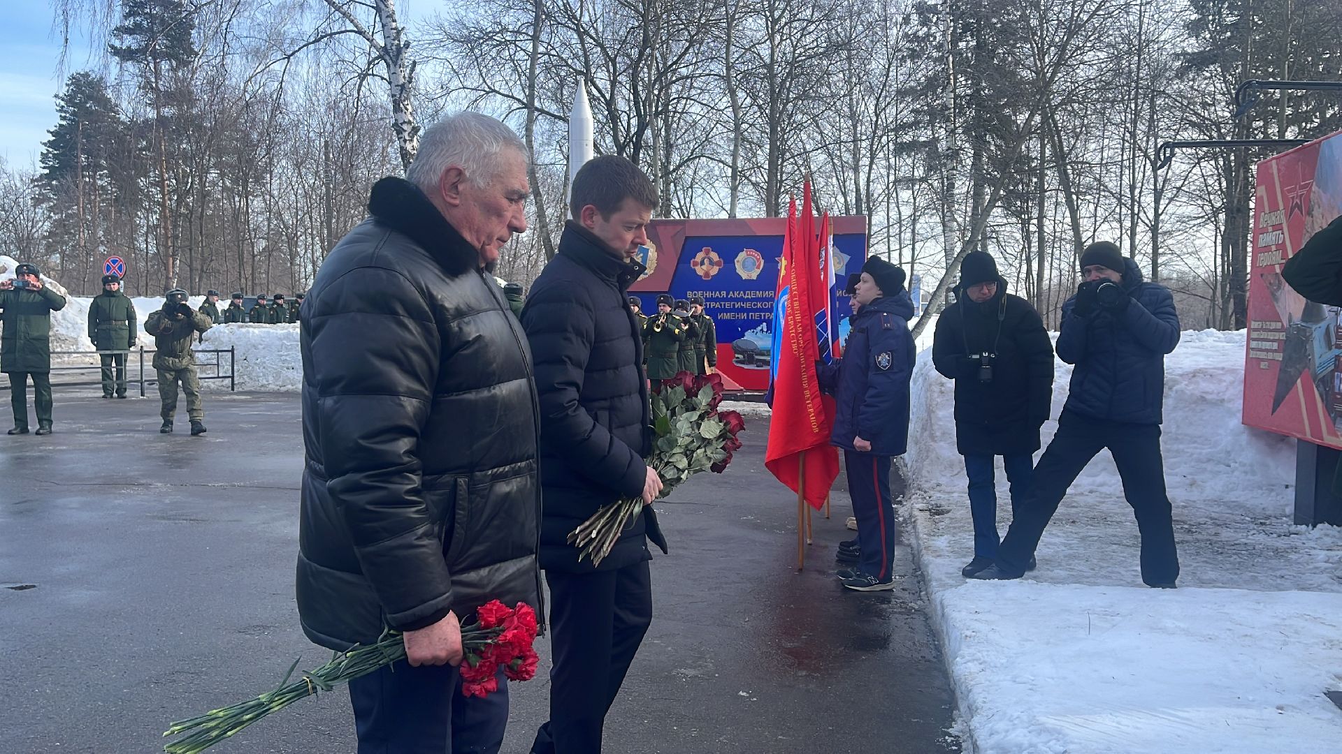 возложение цветов, день воина-интернационалиста, награждение, глава городского округа,
