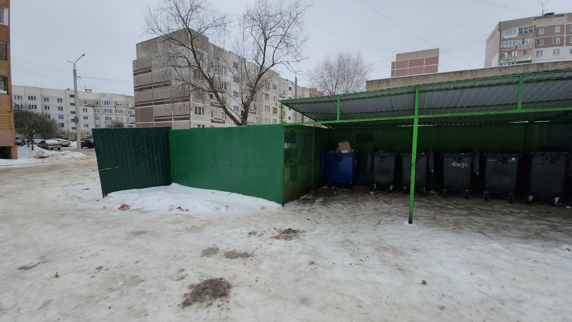 серпухов, улица новая, контейнерная площадка, парковка запрещена, дорожные знаки во дворах,