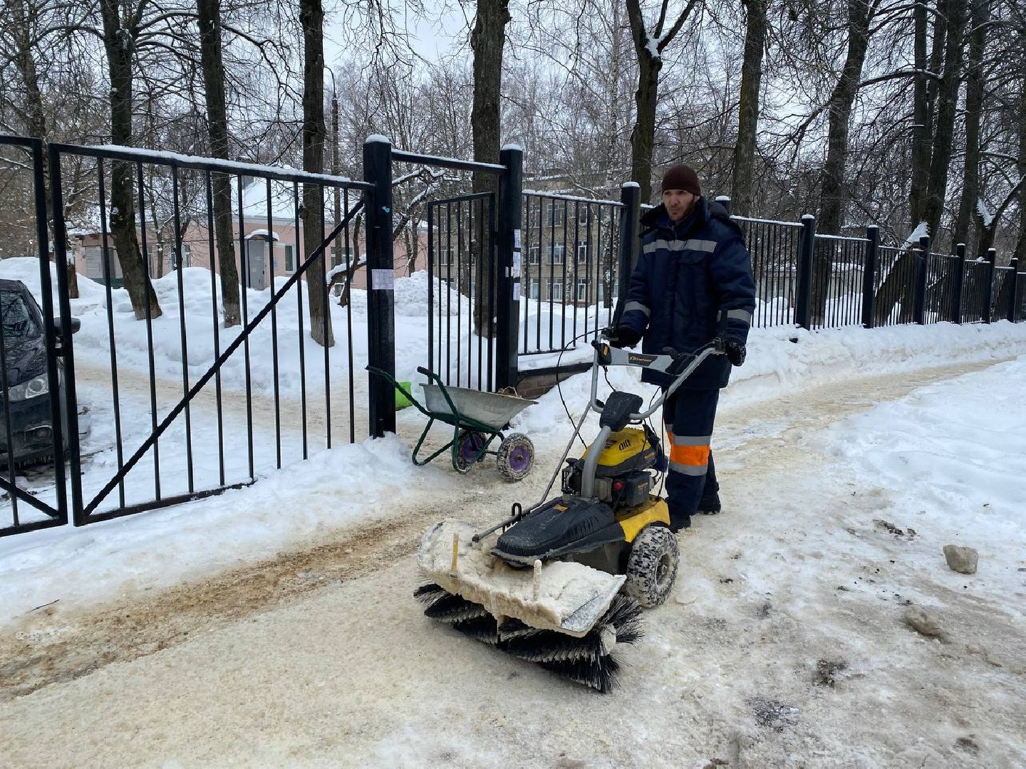 чехов, благоустройство, гололед, обработка дорог, пешеходная зона,