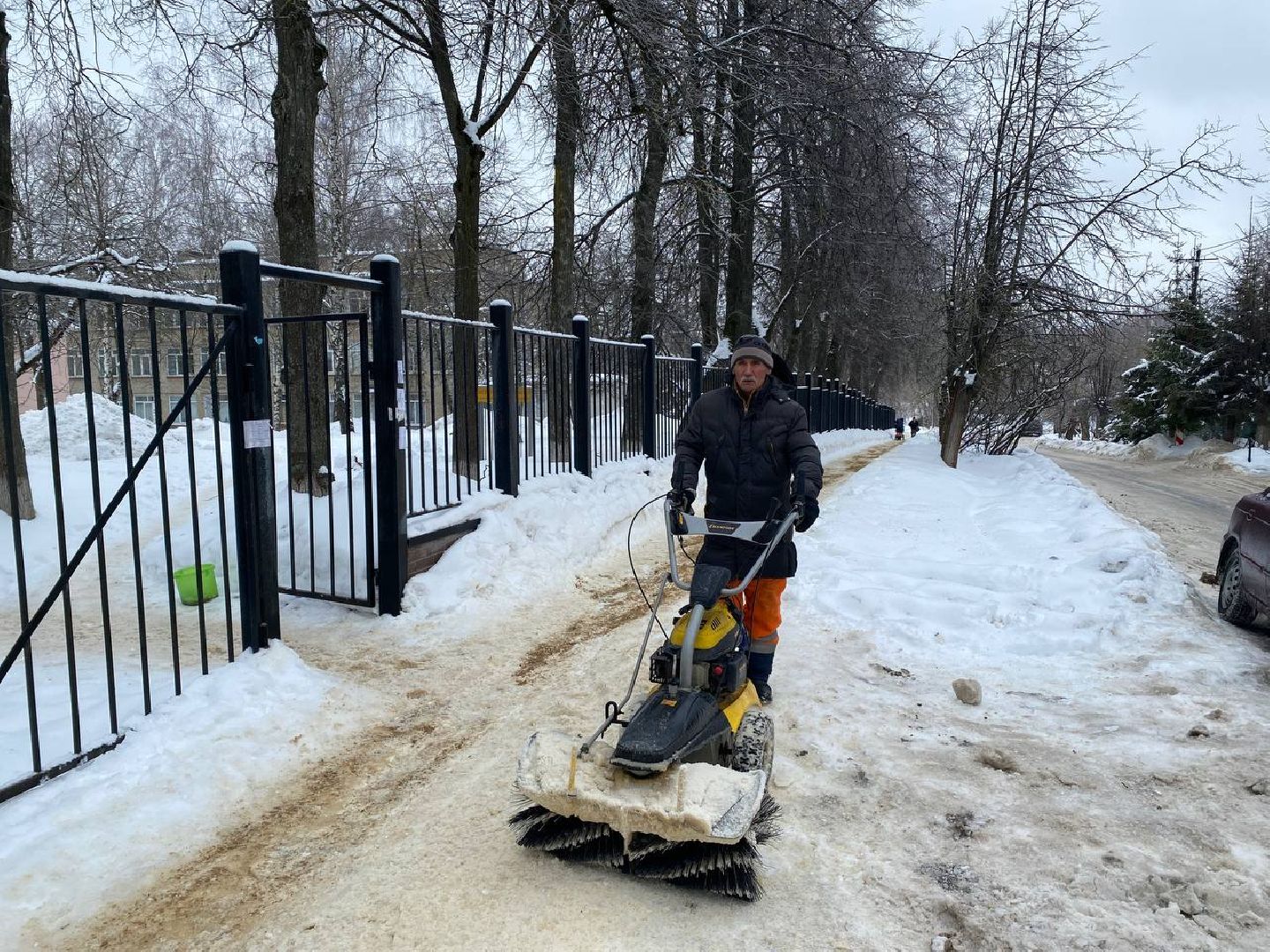 чехов, благоустройство, гололед, обработка дорог, пешеходная зона,