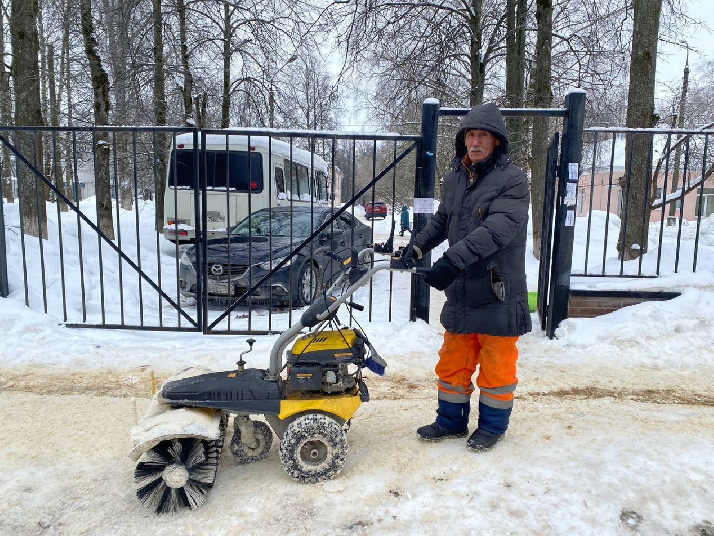 чехов, благоустройство, гололед, обработка дорог, пешеходная зона,