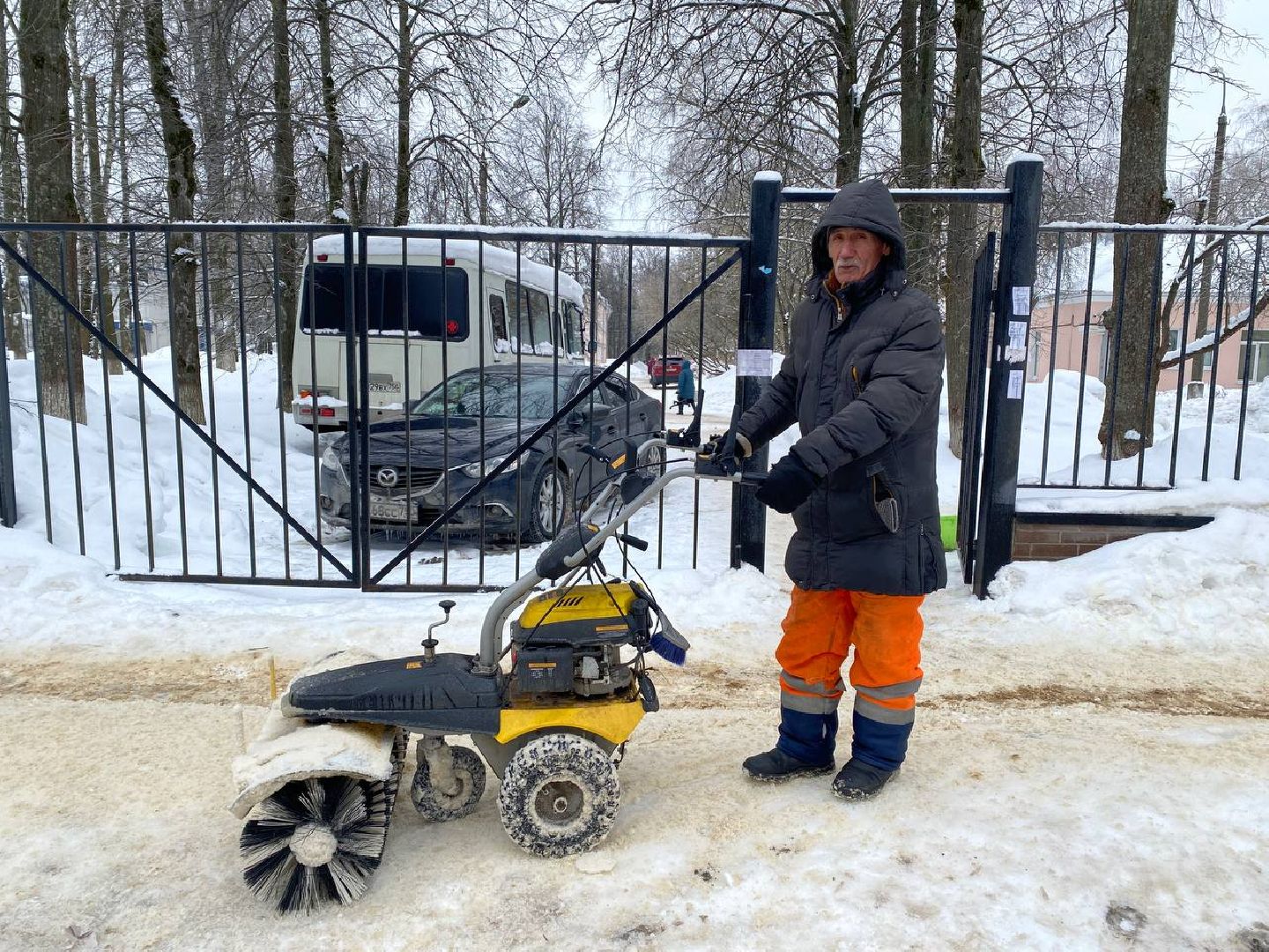 чехов, благоустройство, гололед, обработка дорог, пешеходная зона,