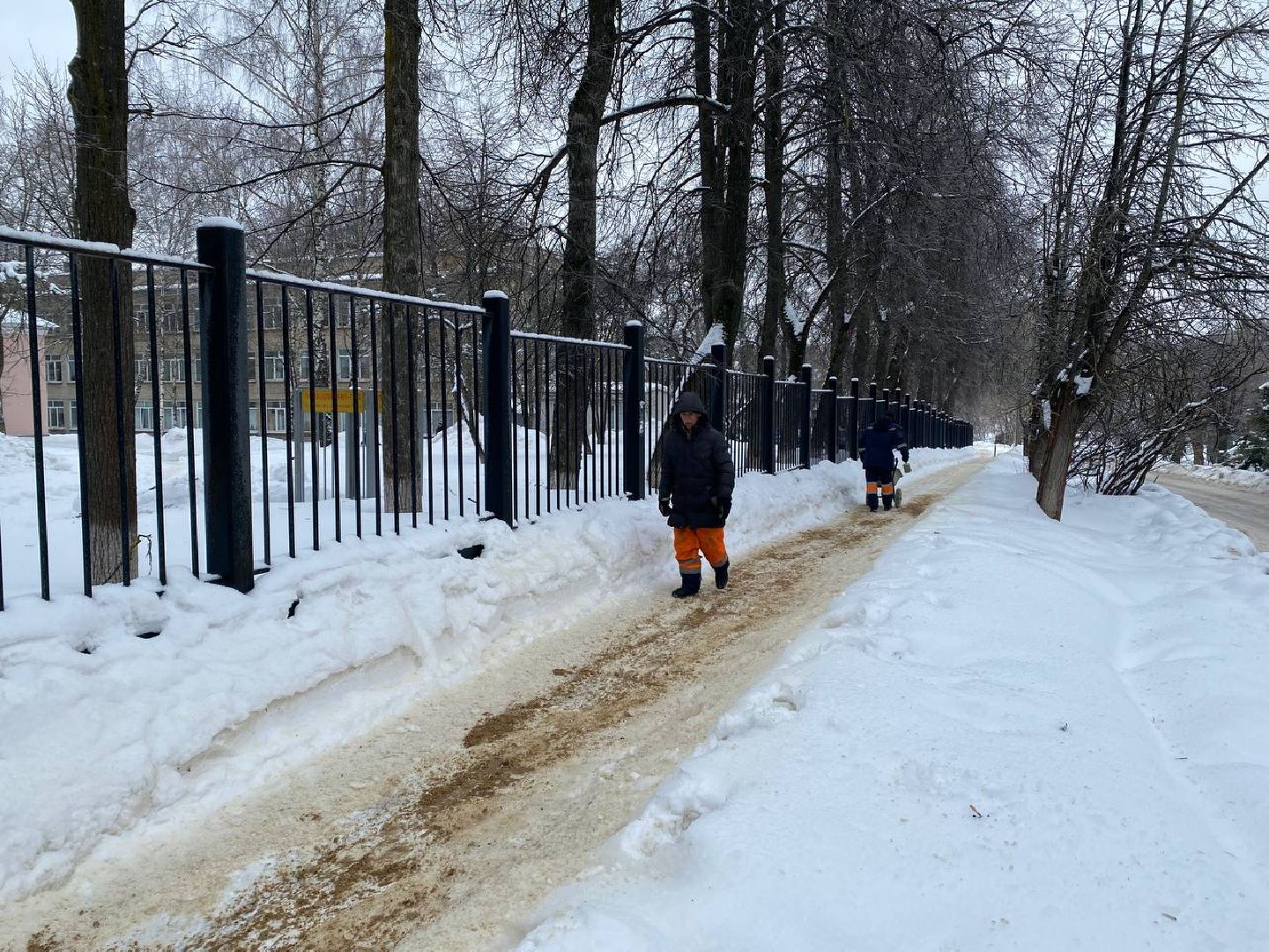чехов, благоустройство, гололед, обработка дорог, пешеходная зона,