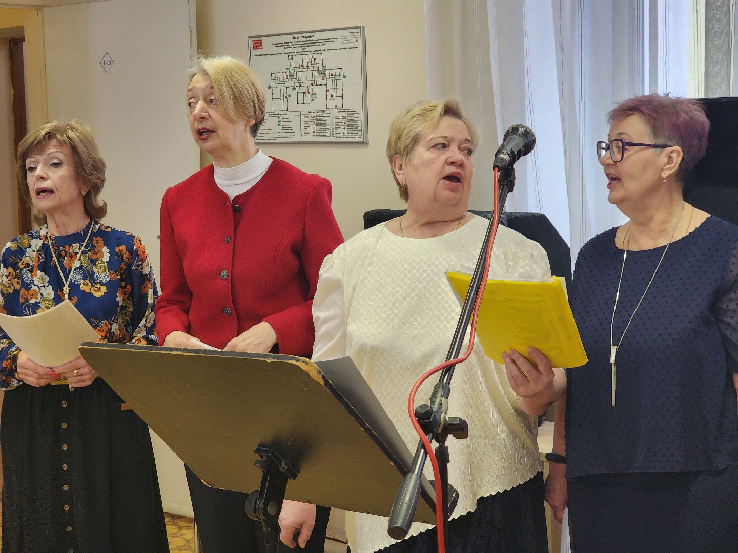 пушкино, концерт, старшее поколение, активное долголетие, поэт, авторское творчество,