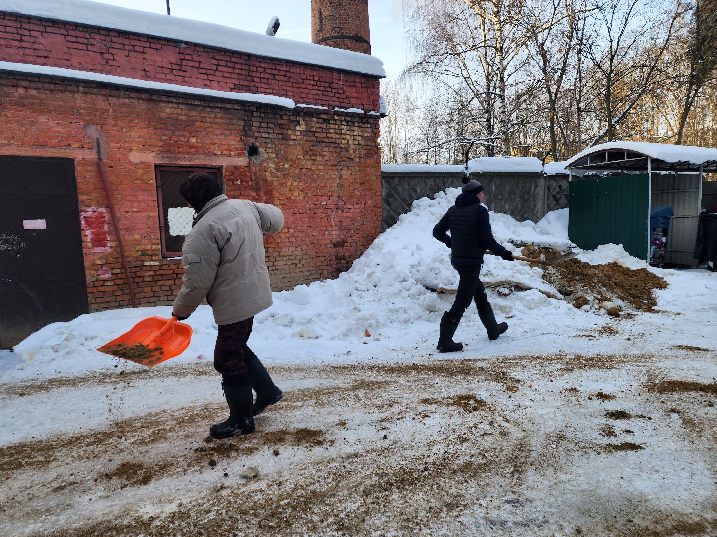 пушкино, парковка у дома, уборка снега,
