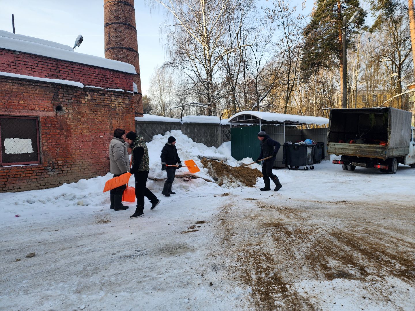 пушкино, парковка у дома, уборка снега,
