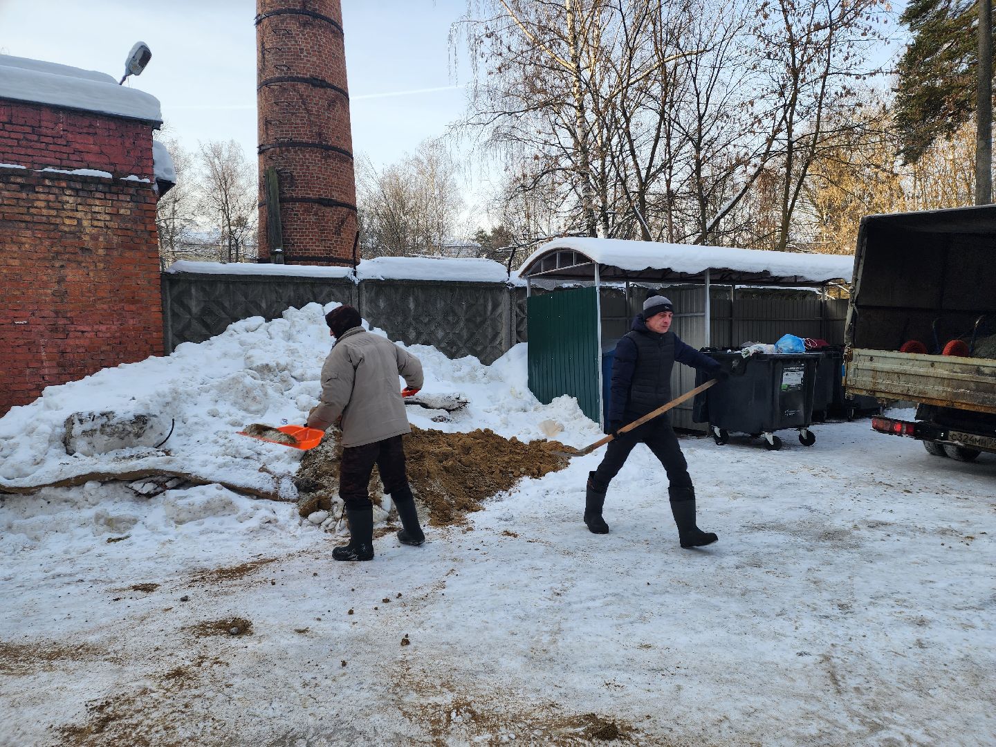 пушкино, парковка у дома, уборка снега,