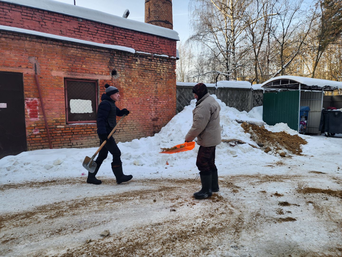 пушкино, парковка у дома, уборка снега,