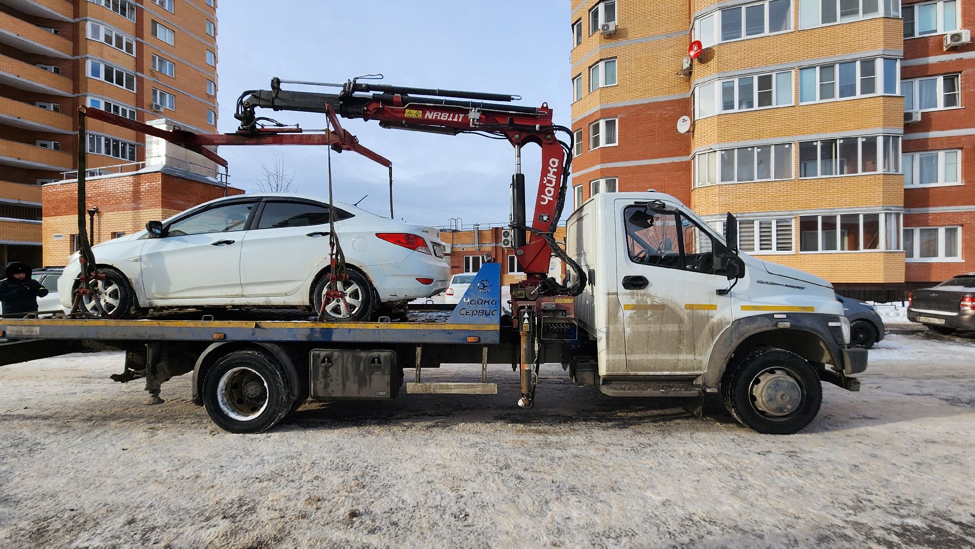 Домодедово, Подмосковье, Дороги, Мусоровоз, Контейнерная площадка, ГУСТ МО, Дорожная служба, Инспектор ГУСТ, эвакуация машин, Штраф, улица Лунная, Запрещающий знак, Эвакуатор, Работает эвакуатор, ЖКХ, Остановка запрещена, Работает эвакуатор,