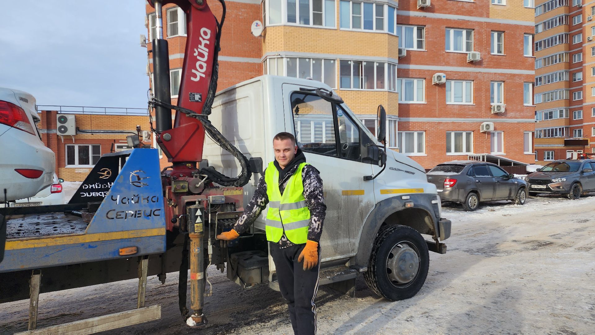 Домодедово, Подмосковье, Дороги, Мусоровоз, Контейнерная площадка, ГУСТ МО, Дорожная служба, Инспектор ГУСТ, эвакуация машин, Штраф, улица Лунная, Запрещающий знак, Эвакуатор, Работает эвакуатор, ЖКХ, Остановка запрещена, Работает эвакуатор,