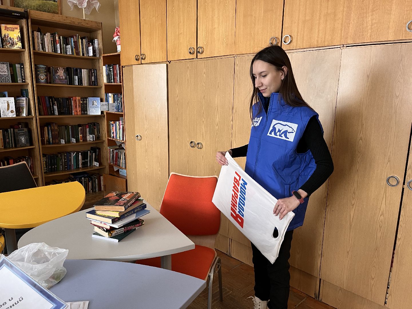 книги, волонтер, молодая гвардия, библиотека,