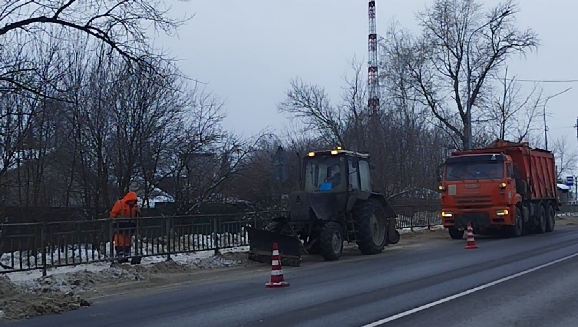 Бронницы, Уборка тротуаров, Уборка снега, обработка дорог, Обработка остановок,