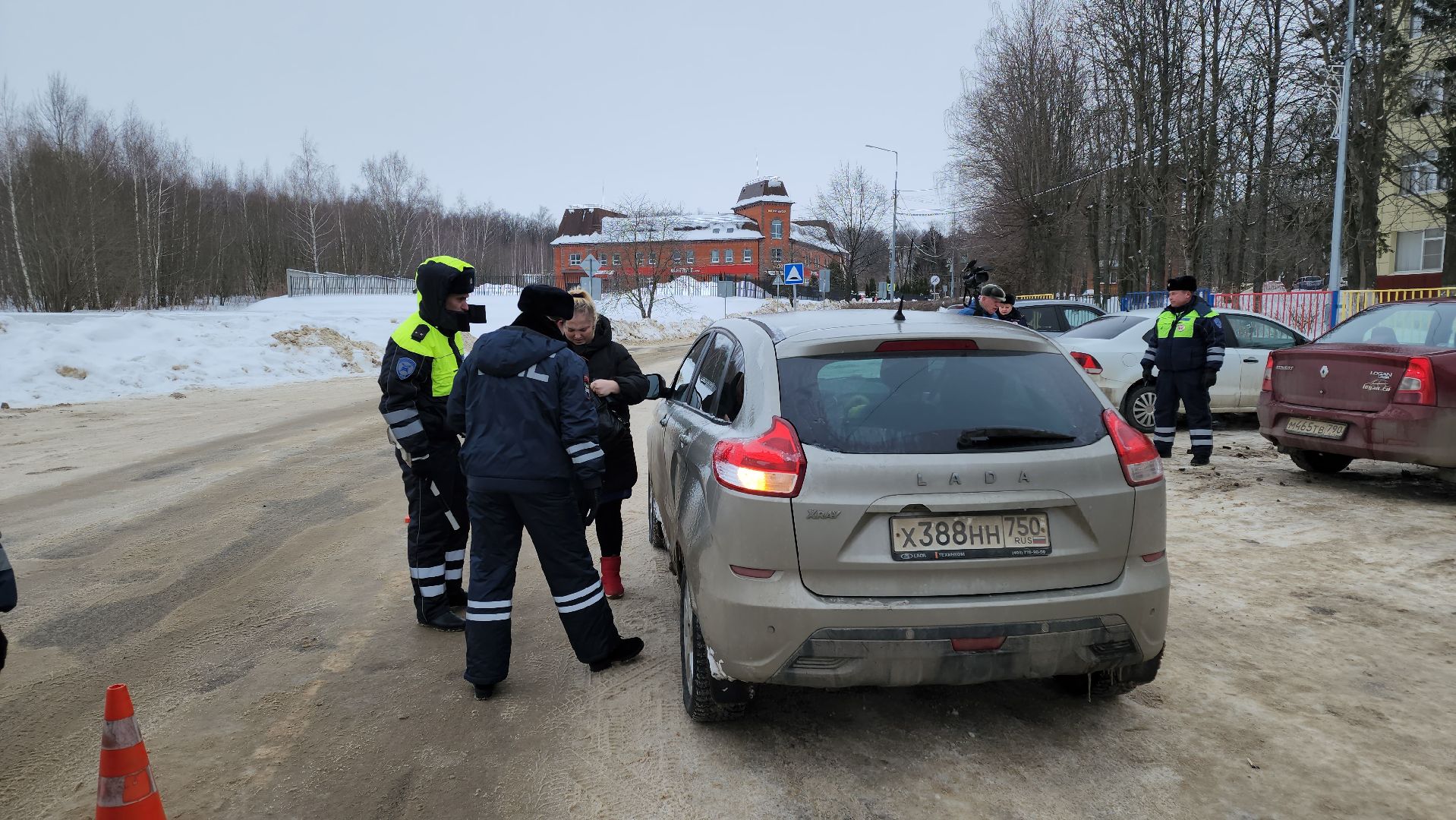кашира, гаи, рейд безопасности, детское автокресло, социальный раунд, ПДД, безопасность дорожного движения, перевозка детей,