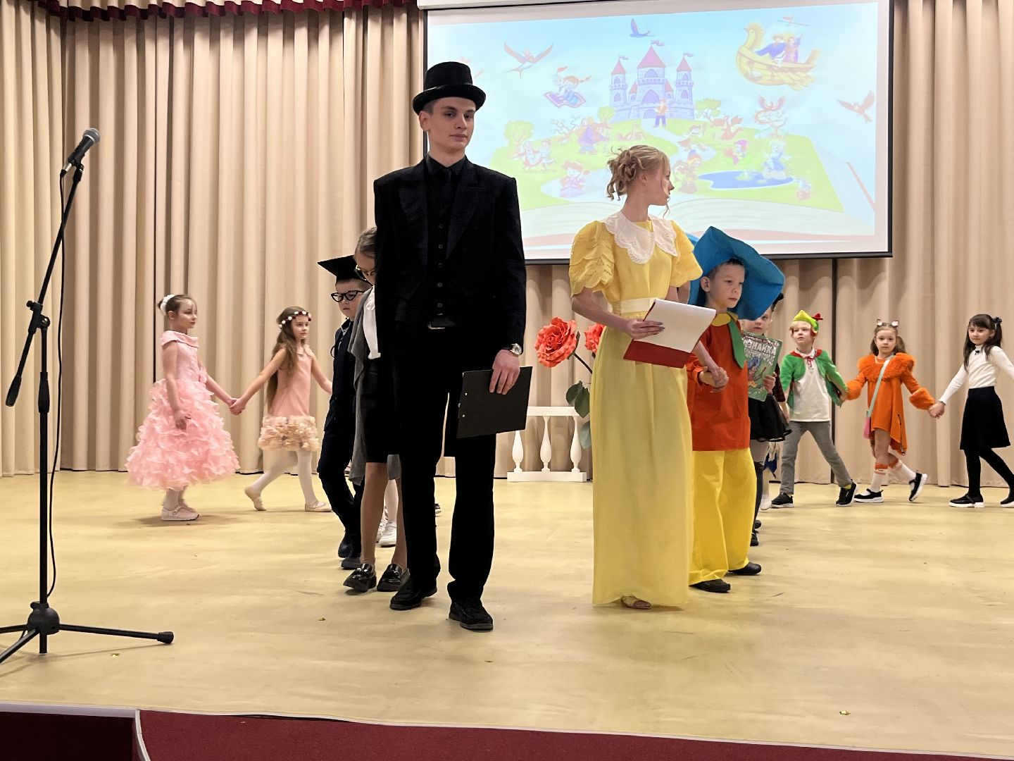 наро-фоминск, литературные герои, Александр Пушкин, чтение книг, флешмоб,