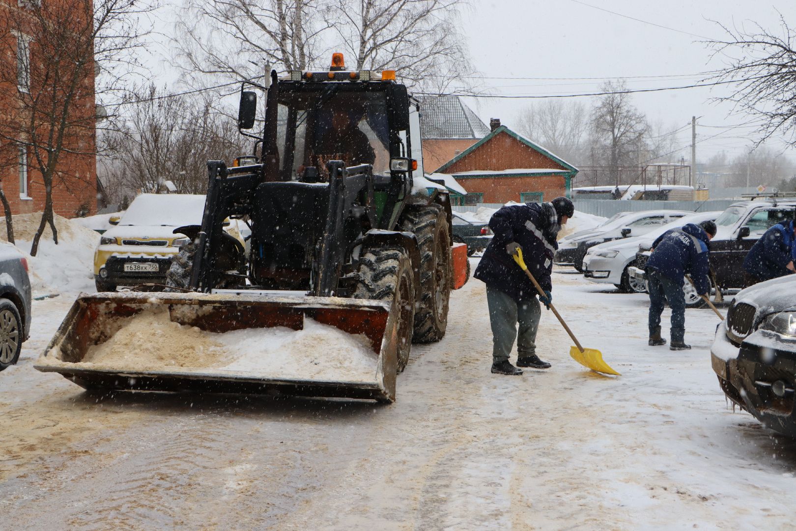 Снегопад, МБУ БДХ, Мосавтодор, Серебряные Пруды, дворы, дороги,