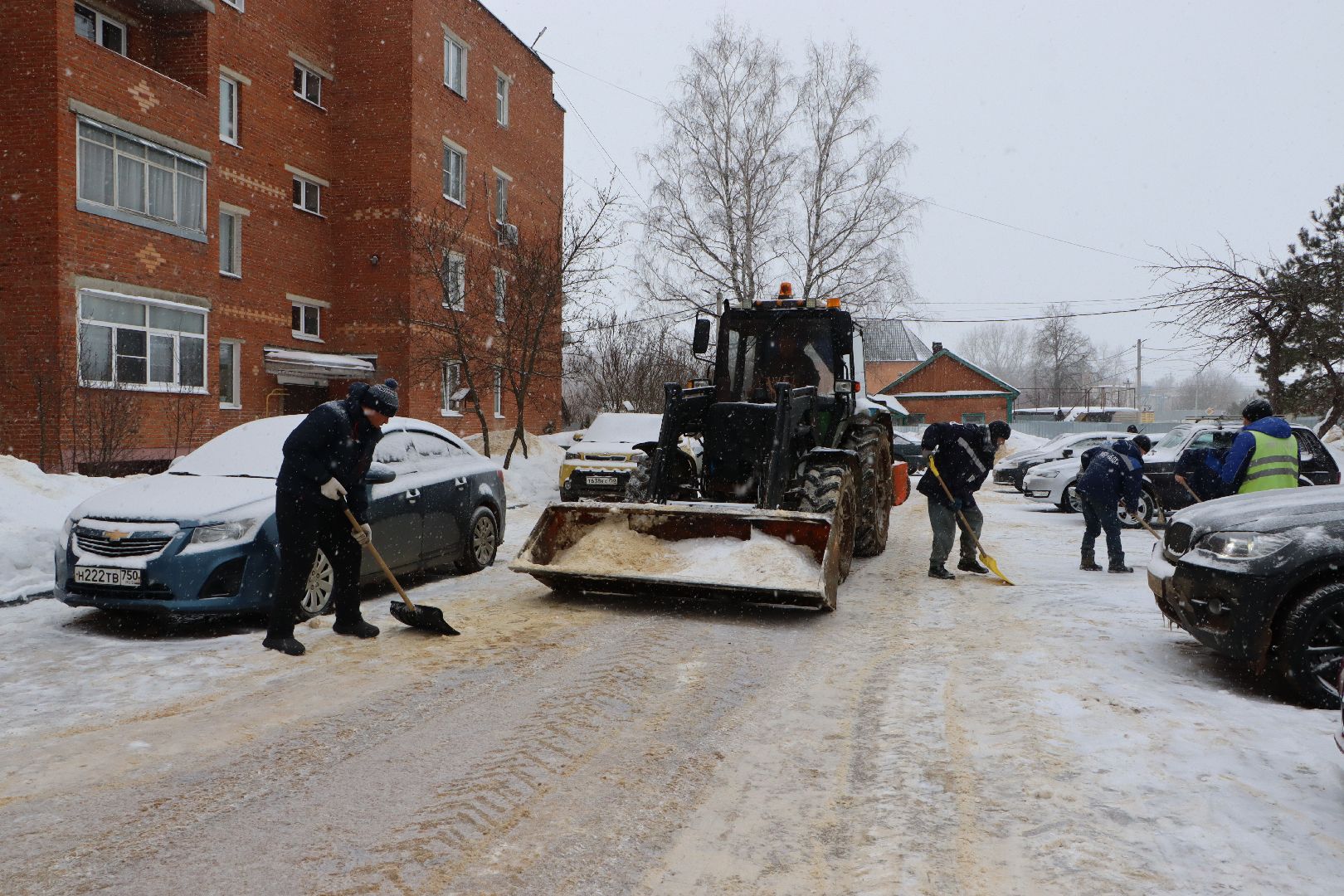 Снегопад, МБУ БДХ, Мосавтодор, Серебряные Пруды, дворы, дороги,