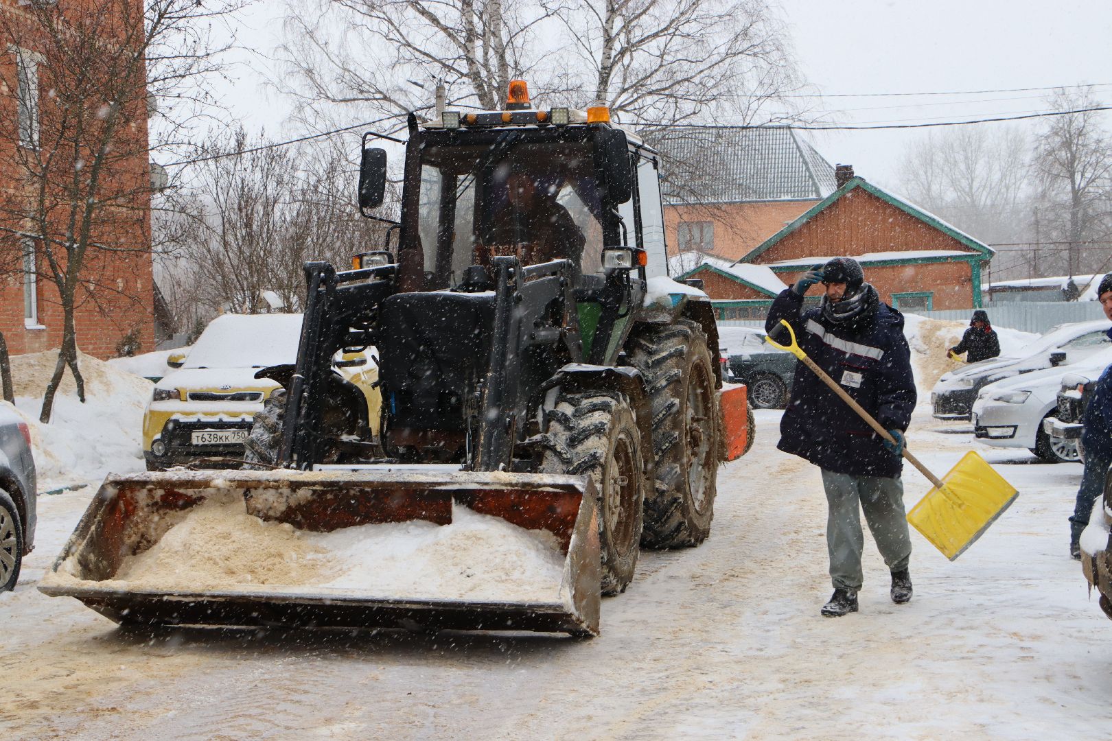 Снегопад, МБУ БДХ, Мосавтодор, Серебряные Пруды, дворы, дороги,