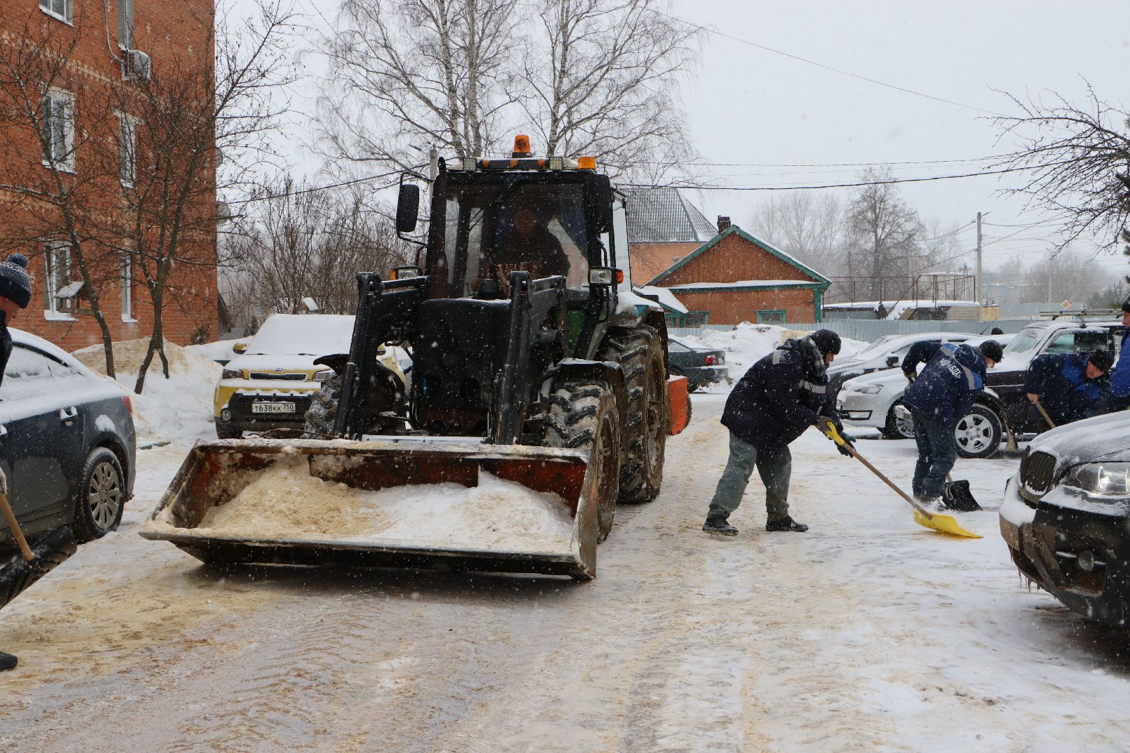 Снегопад, МБУ БДХ, Мосавтодор, Серебряные Пруды, дворы, дороги,