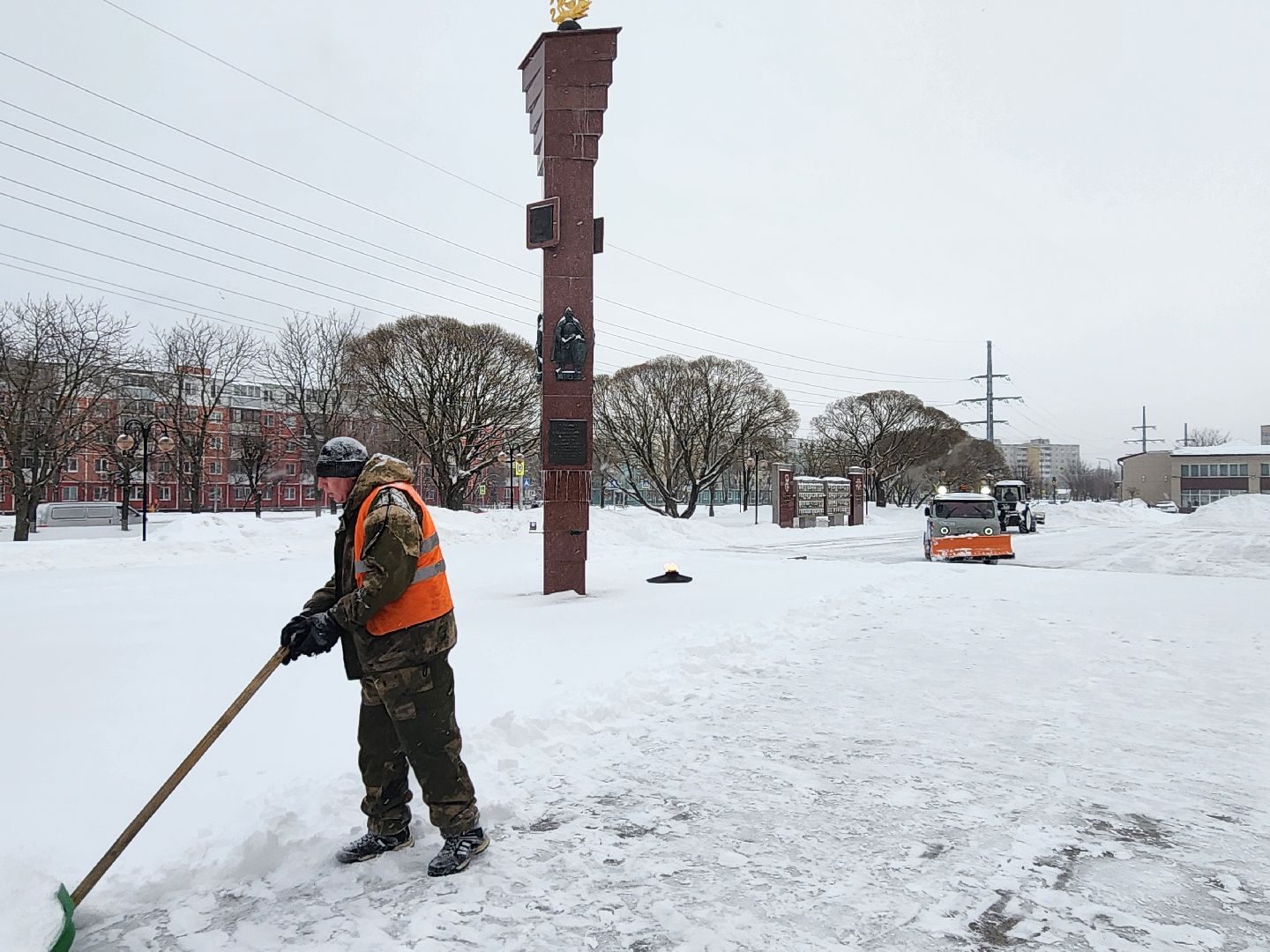 серпухов, подмосковье, площадь славы, уборка снега, комбинат благоустройства,
