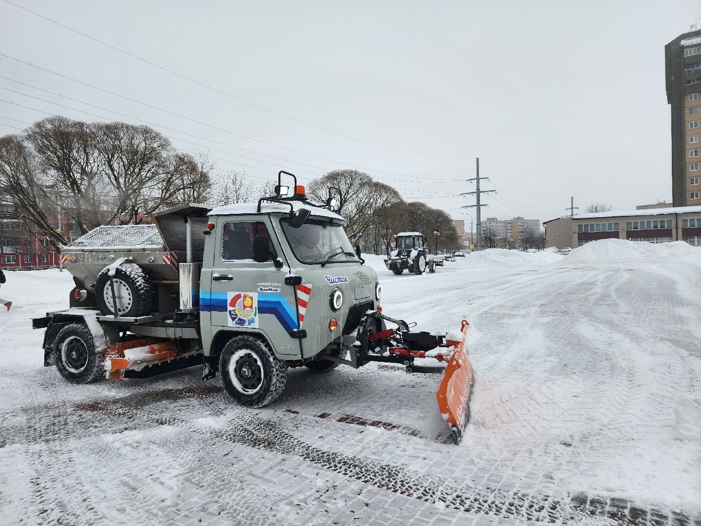 серпухов, подмосковье, площадь славы, уборка снега, комбинат благоустройства,